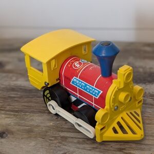 Vintage 1964  Fisher Price TOOT-TOOT Train 7"x 3.25"x 4.25"